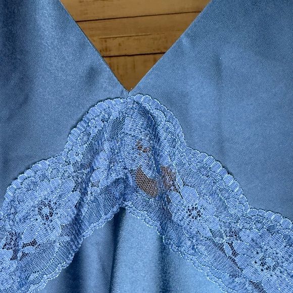 Elegant Teal Maxi Dress - Picture 3 of 5